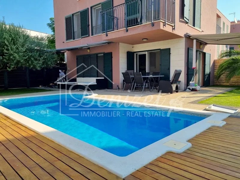 Okrug Gornji, Modern duplex three-bedroom apartment with swimming pool – 3
