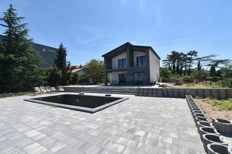 Luksuzna vila sa pogledom na more,velikom okućnicom i bazenom-Vrbnik! – 2