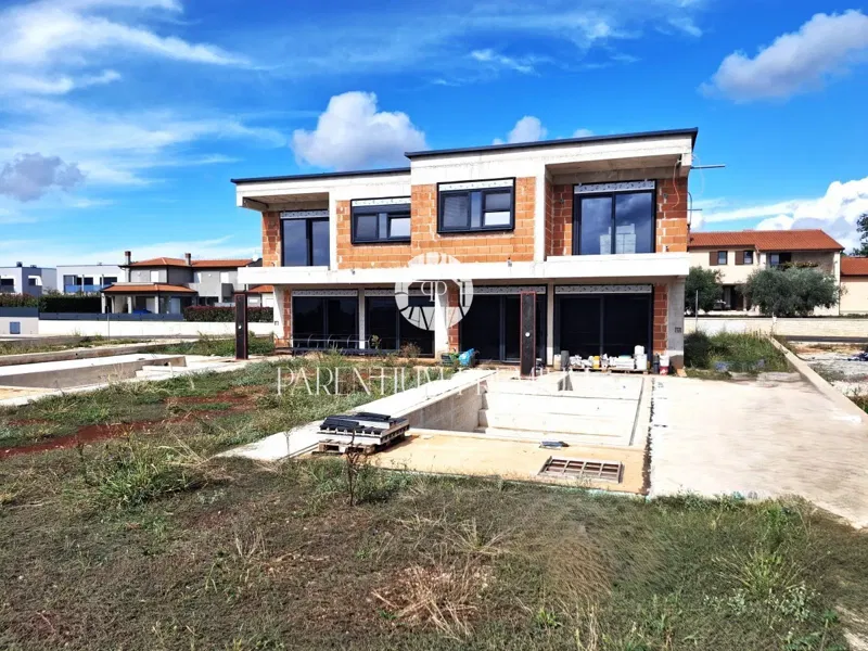 Casa bifamiliare con tre camere da letto e vista panoramica sul mare – 2