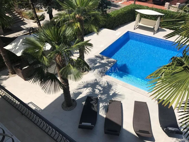 PREKRASNA SAMOSTOJEĆA KUĆA S BAZENOM – 2