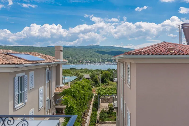 KRK - MODERNA VILA S GRIJANIM BAZENOM I POGLEDOM NA MORE – 3