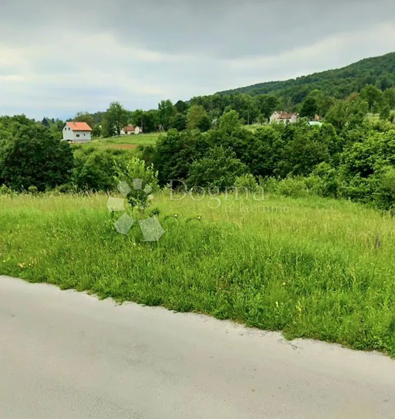 Земля Plaški, Trojvrh, 2.313m2