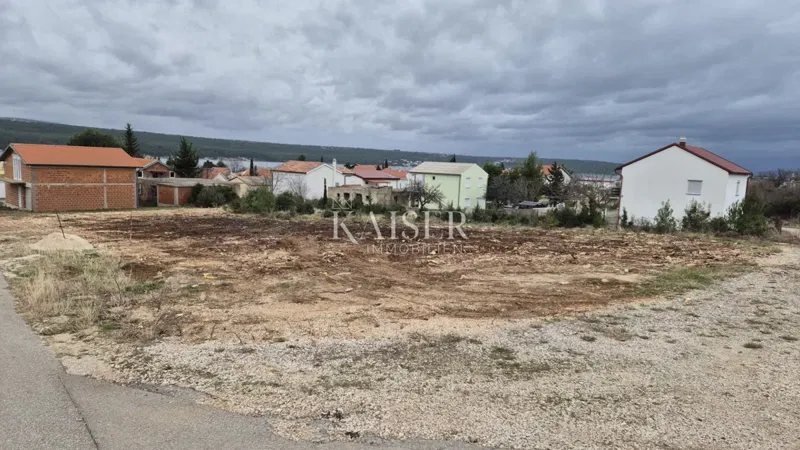 Grad Obrovac, Gornji Karin - građevinsko zemljište 400m od mora