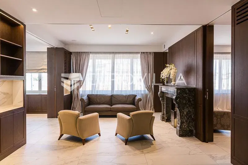 Jelacic Square superbly furnished two-bedroom apartment + garage place to rent – 3