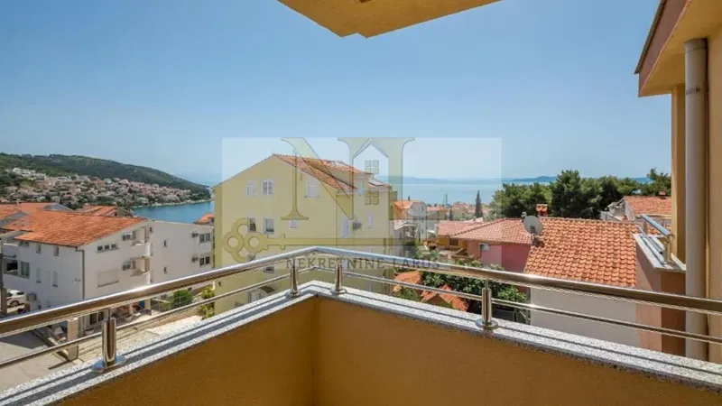 Luxury penthouse with garage, near the sea, Okrug Gornji – 3
