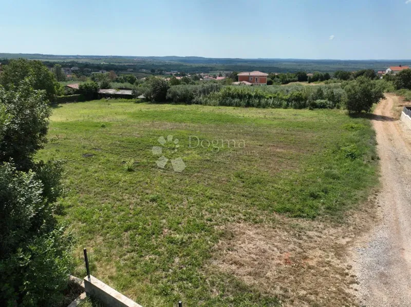 Interessante terreno edificabile per ville o appartamenti, 3.150 m² – 3