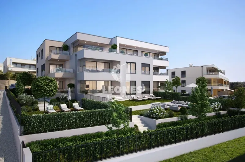 Comfortable apartment with a garden and sea view in a quality new building in Novigrad – 2