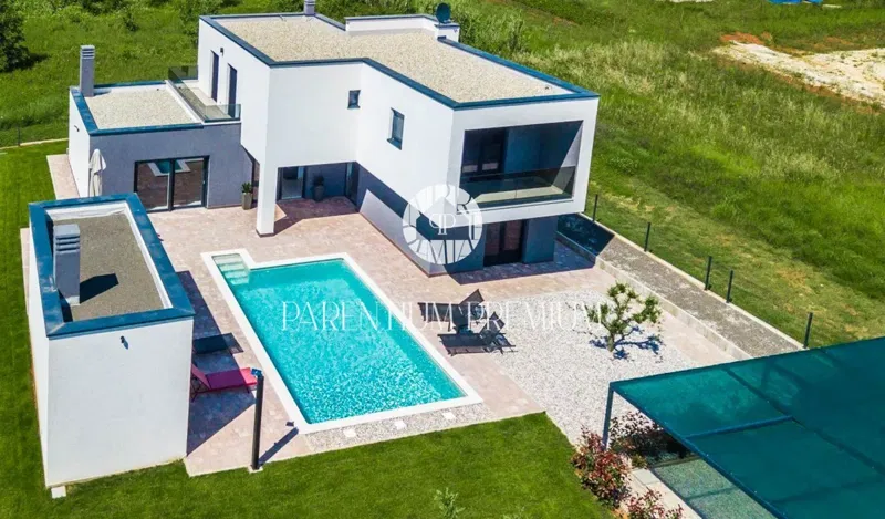 A new modern villa with a pool in the vicinity of Poreč – 3