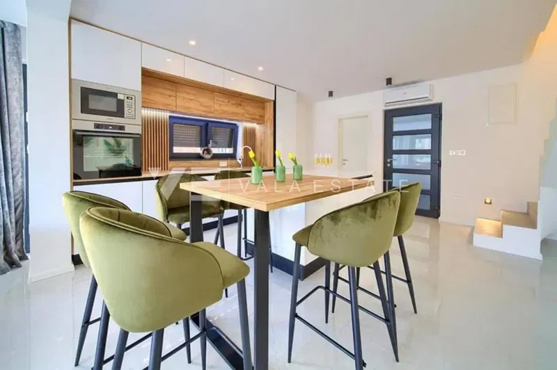 MODERN TWO-FLOOR APARTMENT WITH SWIMMING POOL – 2