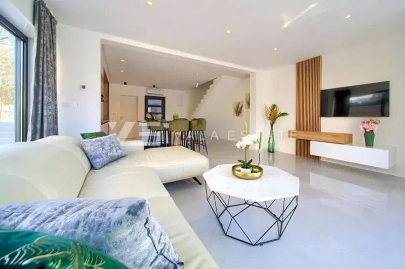 MODERN TWO-FLOOR APARTMENT WITH SWIMMING POOL – 3