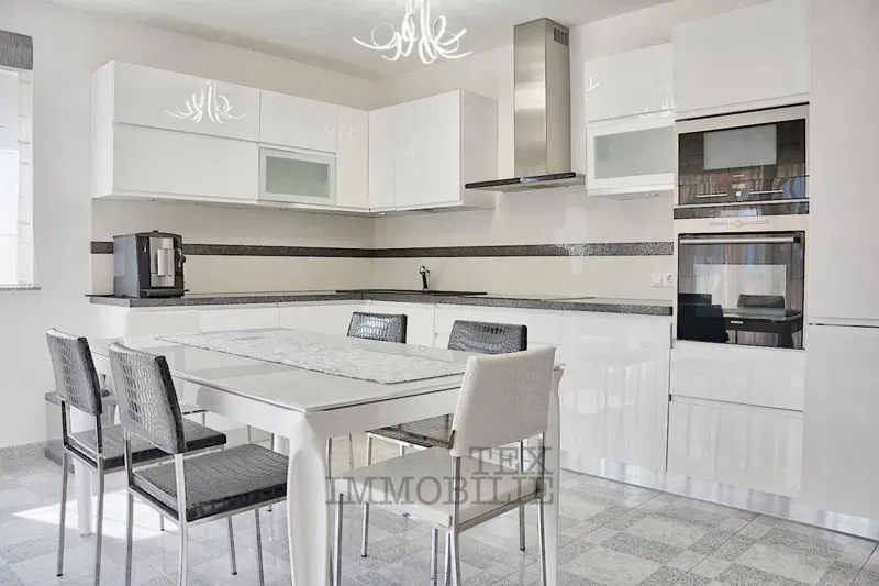 Poreč, apartment in a great location 300 m from the sea – 3