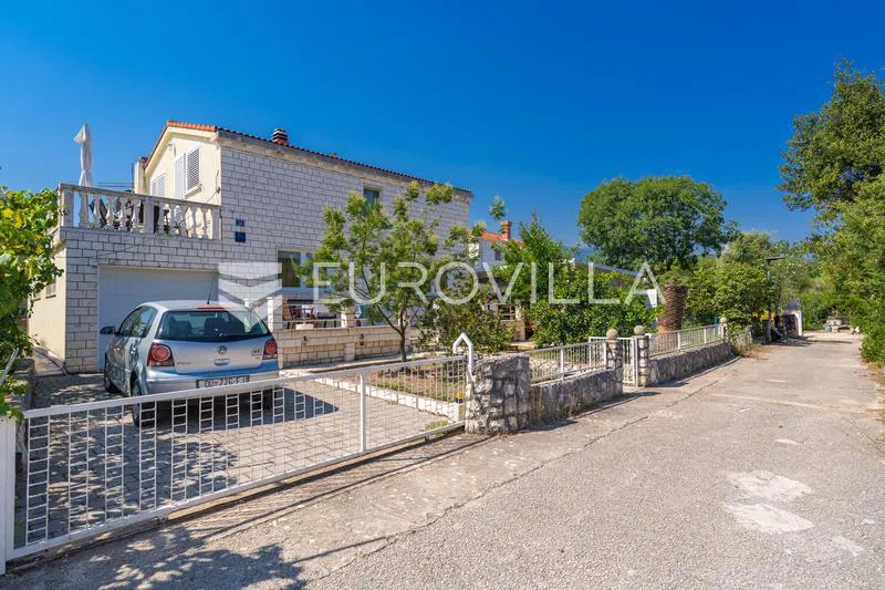 Pelješac, Sreser, kuća s dvorištem