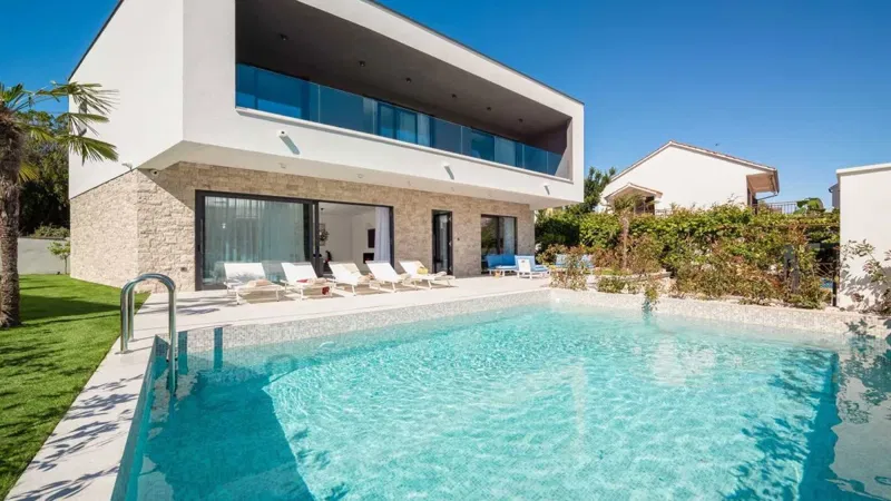 Villa moderna di nuova costruzione con piscina in prima fila al mare – 2