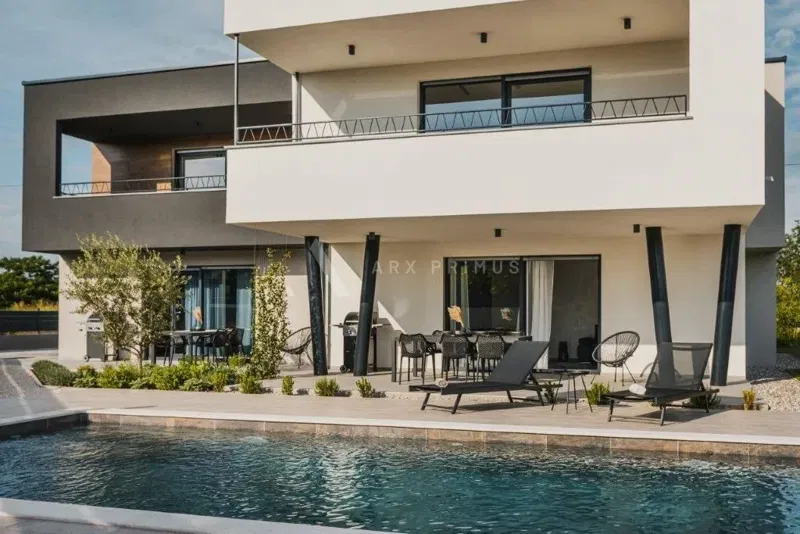 Casa con 3 appartamenti e piscina, Čepljani – 2