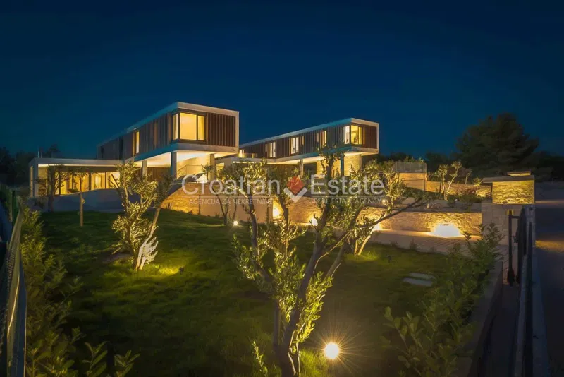 Villa with sea view and pool, for sale – 3
