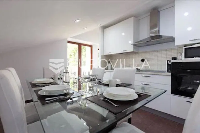 Appartamento Njivice – 2