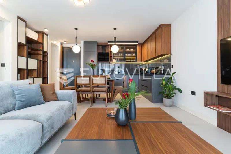 Istria, Rovinj, long term rent of a two-room luxury apartment 76 m² in a top location – 3
