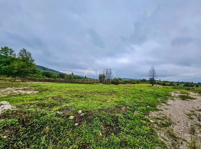 PLITVICE, DREŽNIK - Stavebný pozemok v obchodno-obytnej zóne, 3201 m2, PRI PLITVICKÝCH JAZERÁCH