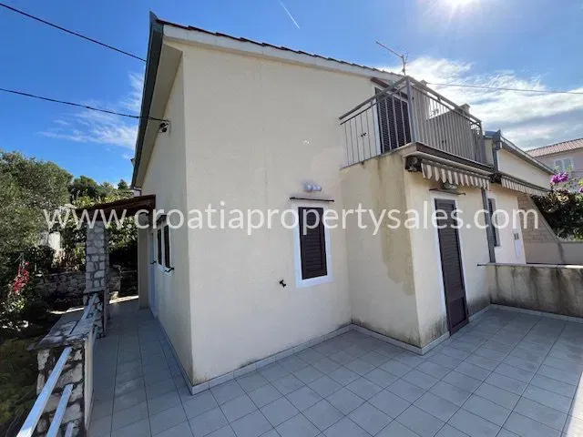 Trogir/Ciovo, house for sale, 300.000 € – 2
