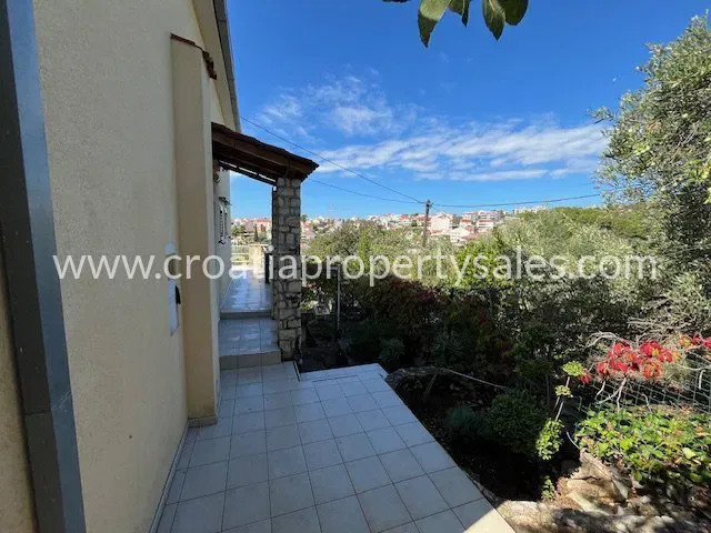 Trogir/Ciovo, house for sale, 300.000 € – 3