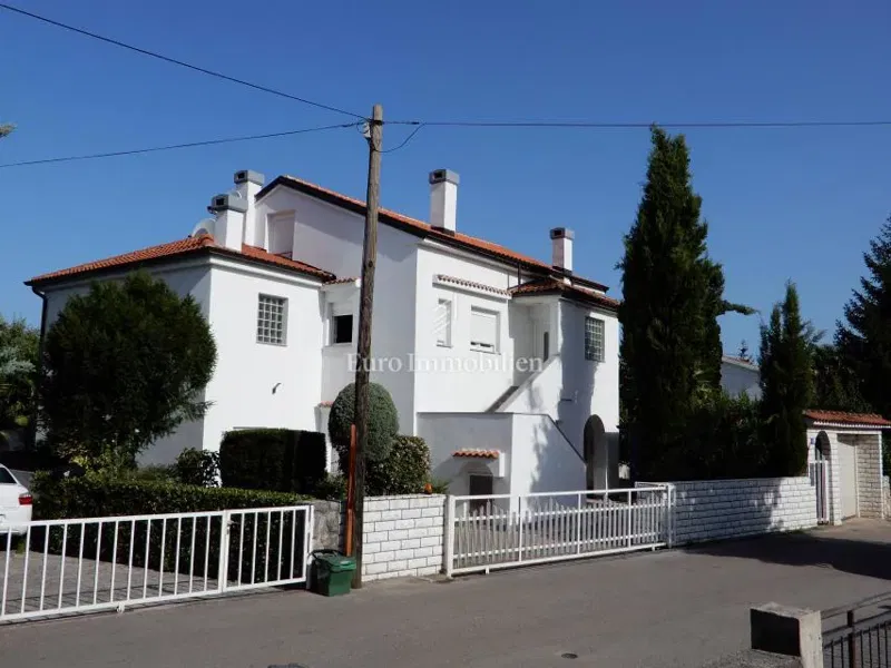 Spaziosa casa con 4 appartamenti - Malinska – 3