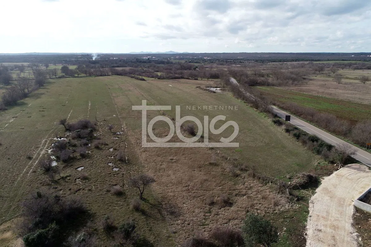 POLJICA BRIG - 10.000 m2 - poljoprivredno zemljište