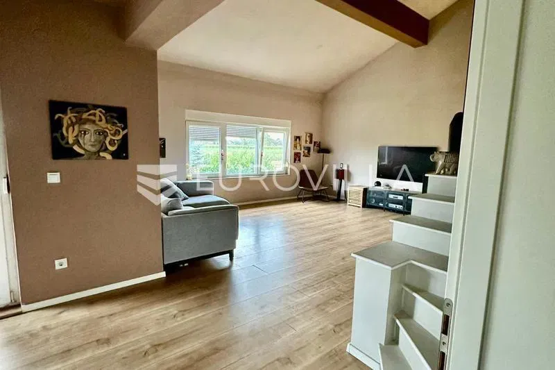 Rugvica, Oborovski Novaki, prekrasna kuća 210 m² na zemljištu od 750 m²