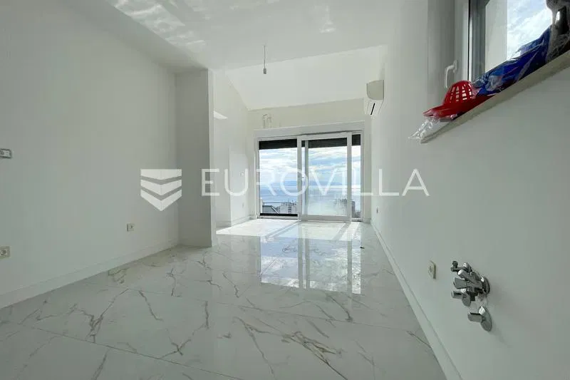 Rijeka, Banderovo, modern four-room apartment 110 m² – 2