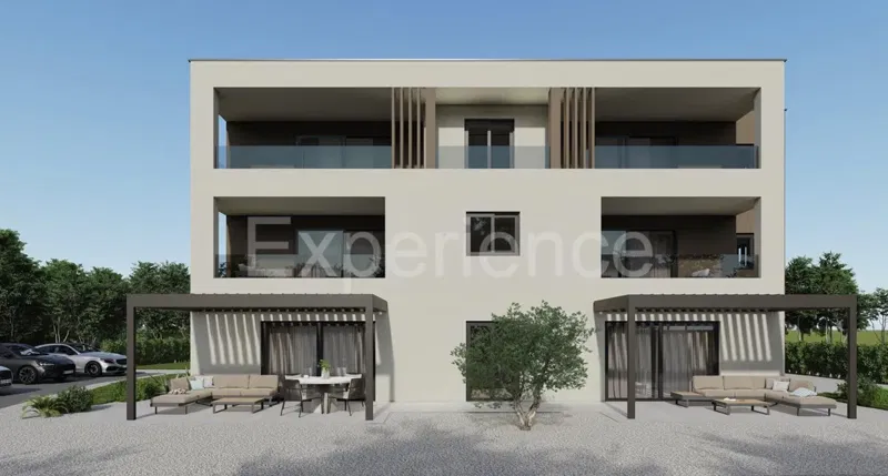 Penthouse with 4 Beds & Large Terrace – Poreč, 600 m from Sea – 2