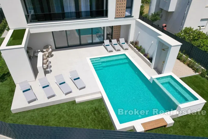 Moderna villa di recente costruzione con piscina – 2