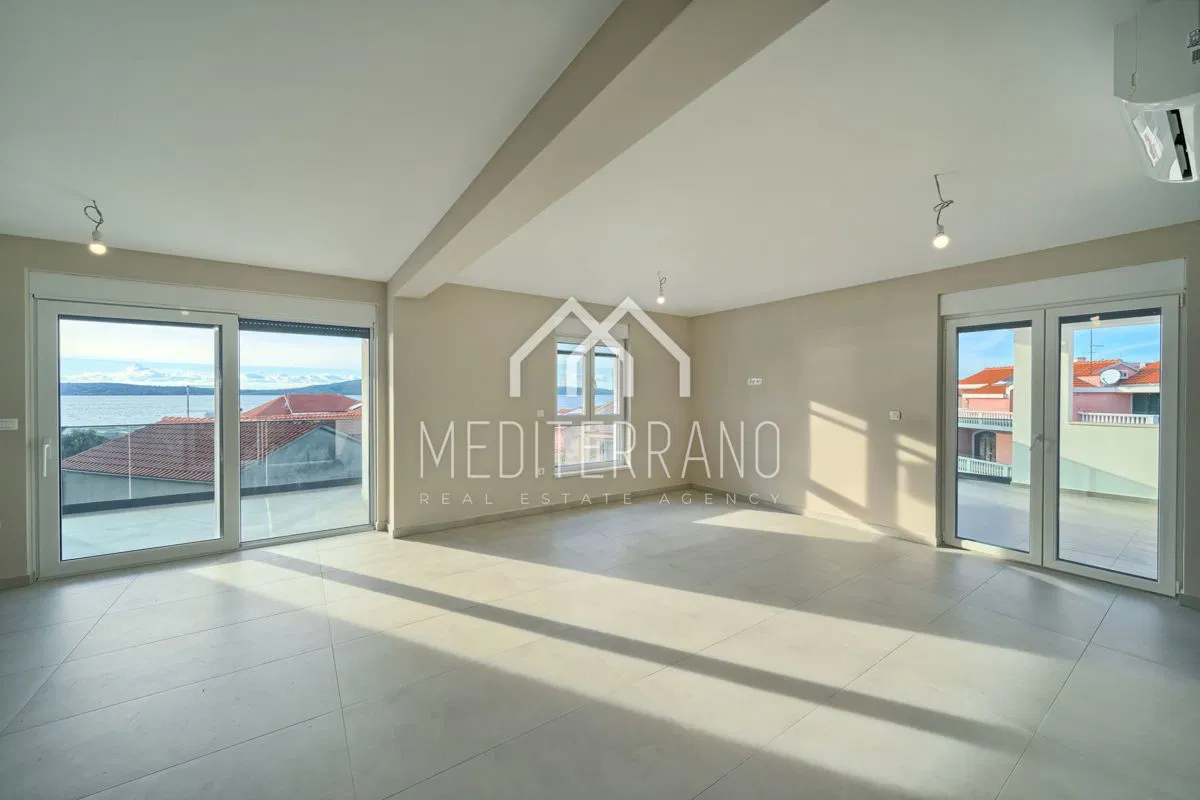 Penthouse, 150 m od mora - novogradnja
