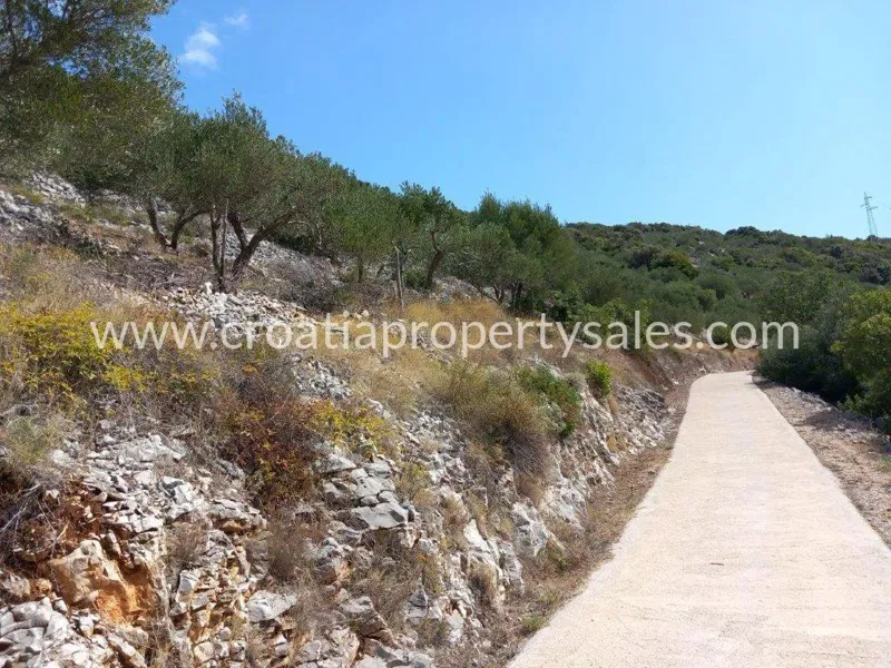 Brac, agricultural land for sale, 280.000 € – 3