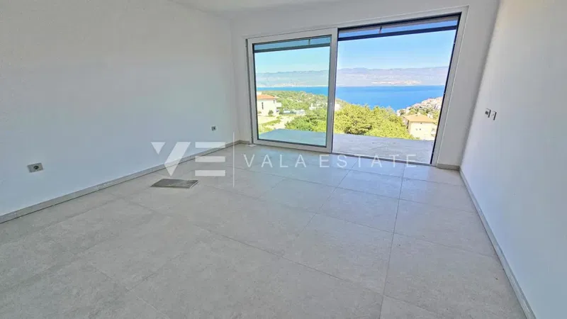 TWO APARTMENTS WITH SEA VIEW NEAR THE BEACH – 2