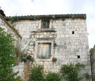 KAMENA KUĆA, LASTOVO – 2