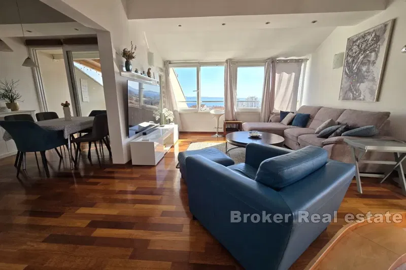 A beautiful sunny apartment with a sea view – 3