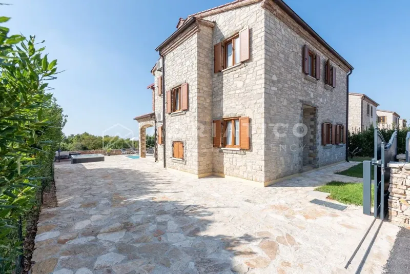 Svetvinčenat, dintorni, villa rustica con piscina e vista mare – 2