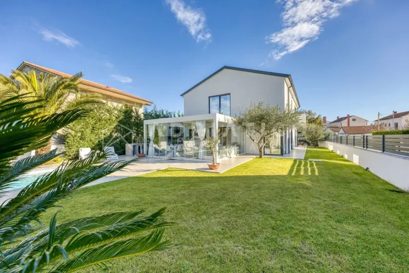 Rovigno, affascinante villa con piscina – 2