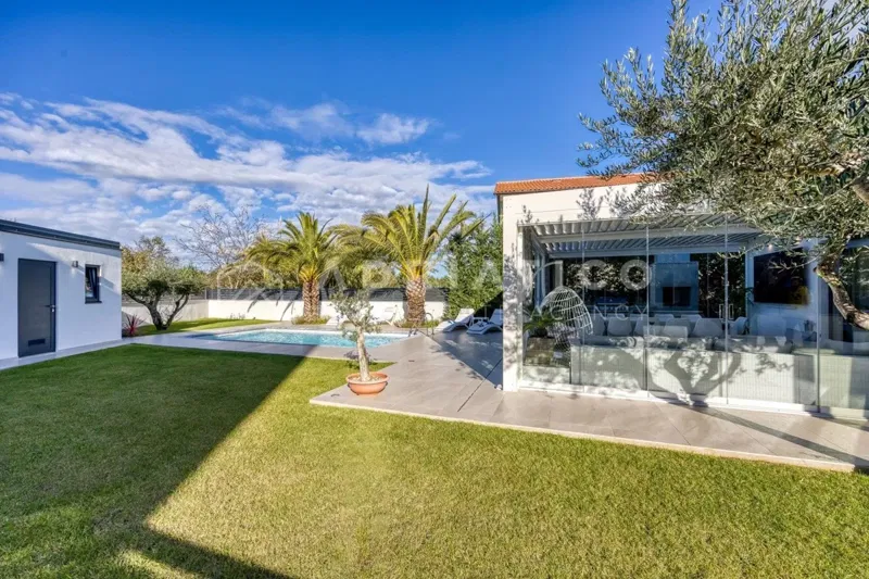 Rovigno, affascinante villa con piscina – 3