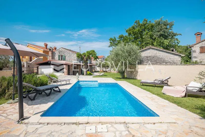 Istria, near Lovreč, beautiful two-bedroom stone house for renovation with a pool and garden – 3