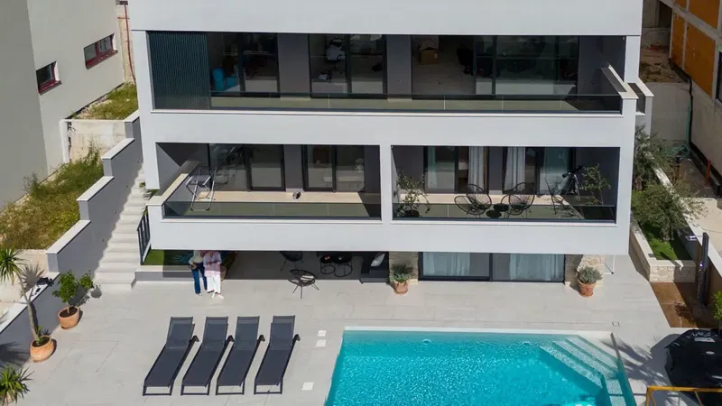 Luxury modern house with three residential units and open sea view – 2