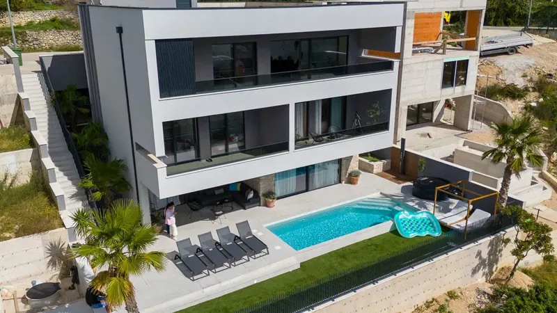 Luxury modern house with three residential units and open sea view – 3
