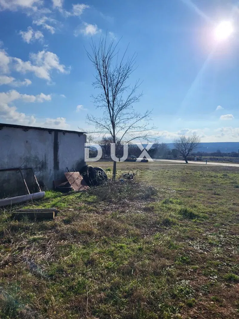 Biograd, Raštane Gornje, casa in pietra su terreno di 830 m2 – 2