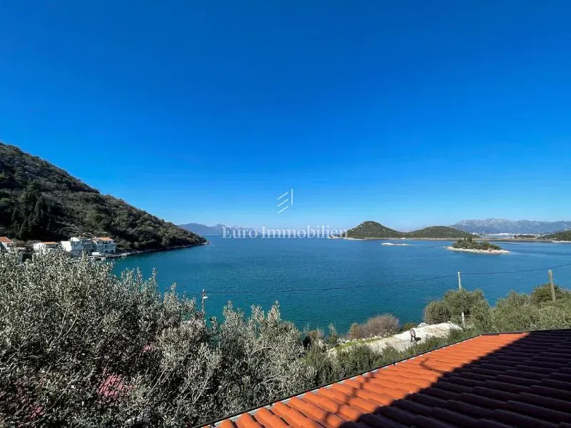 Blace pored Ploča - kuća 20 m od mora