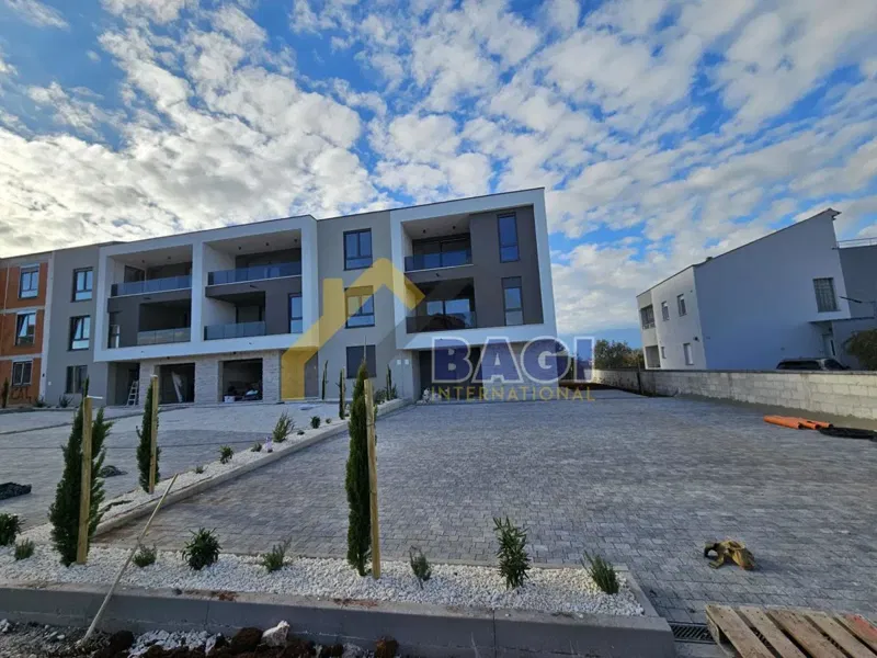 Appartamento Pula 86,26m2-Giardino 113m2-due parlings-ripostiglio – 2