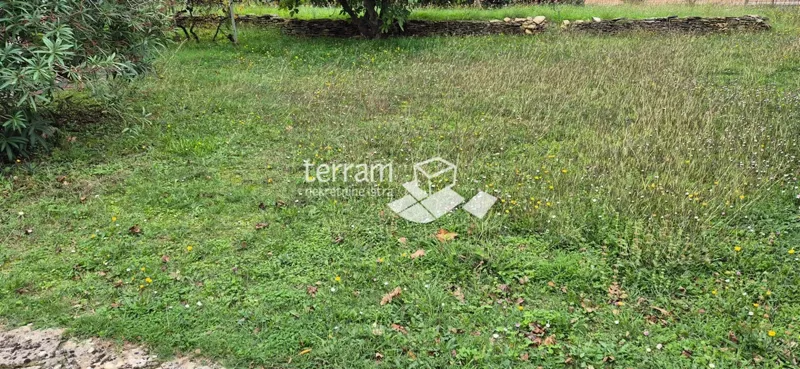Istria, Medulin, building plot 672m2, with legalized building 69m2 # sale – 3