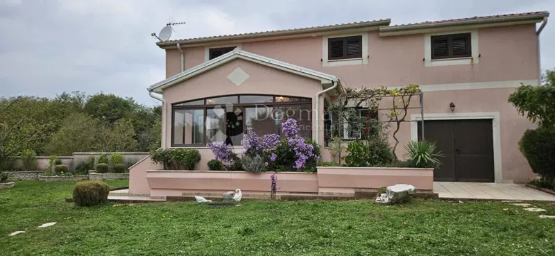 Ekskluzivno Kuća na osami, okružena šumom – 2