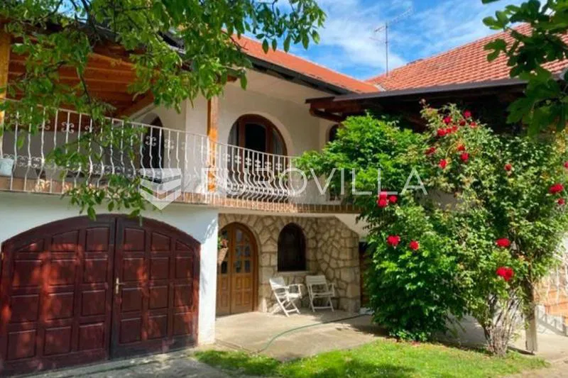 Đakovo, Vila, prekrasna visoka prizemnica, 270 m²