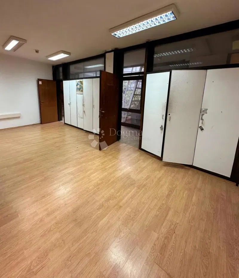 Business premise Centar, Rijeka, 16m2 – 2