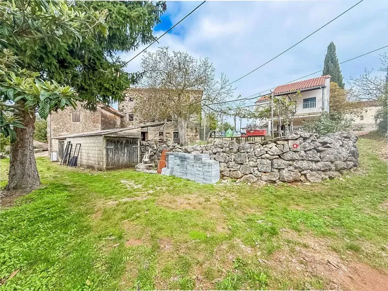 Oprtalj, house for renovation – 3