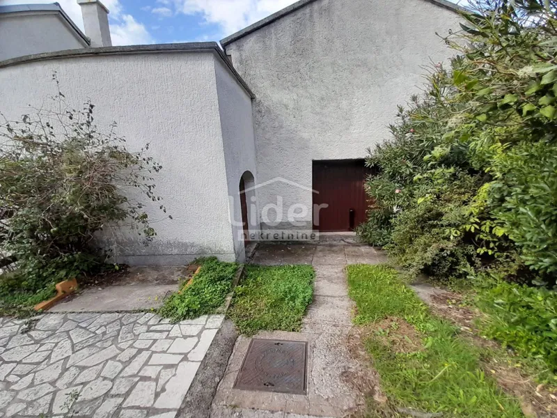 BRIBIR - DVIJE KUĆE SA VELIKOM OKUĆNICOM – 3